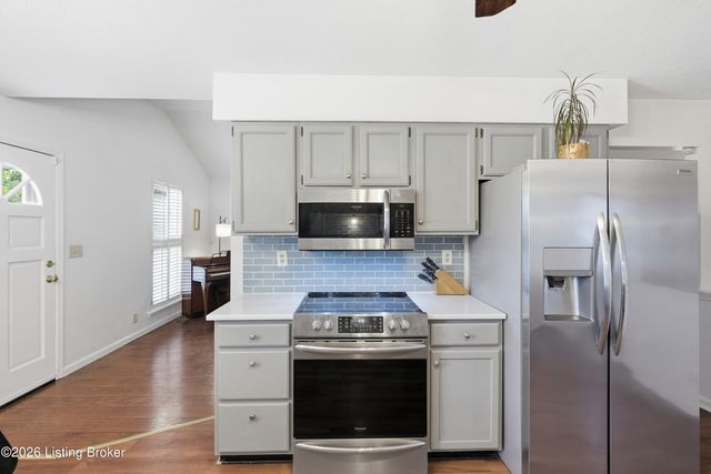 9805 Katie Ct, Louisville, KY 40291
