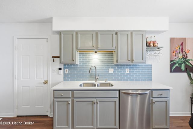 9805 Katie Ct, Louisville, KY 40291