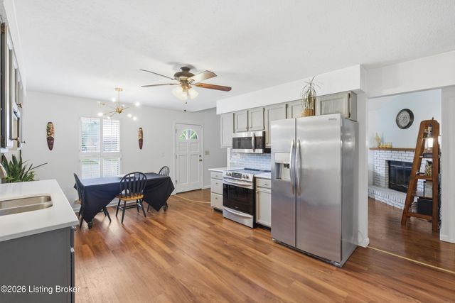 9805 Katie Ct, Louisville, KY 40291