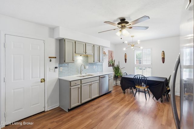 9805 Katie Ct, Louisville, KY 40291