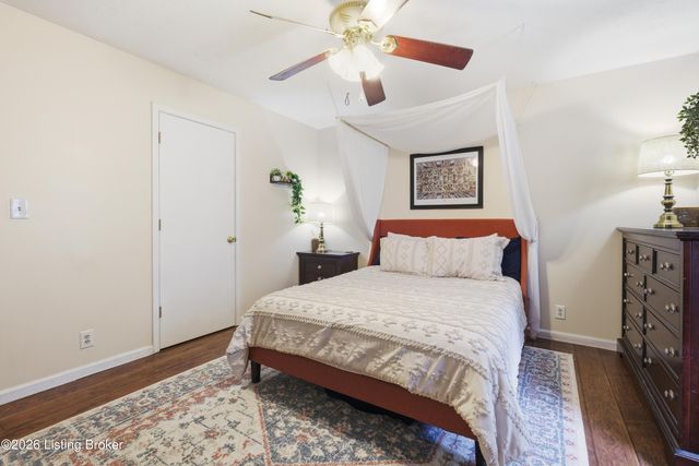 9805 Katie Ct, Louisville, KY 40291