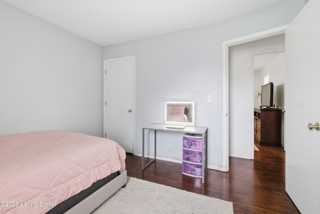 9805 Katie Ct, Louisville, KY 40291