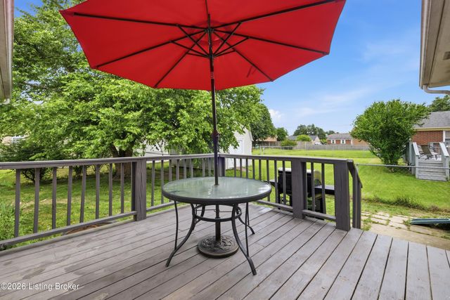 9805 Katie Ct, Louisville, KY 40291