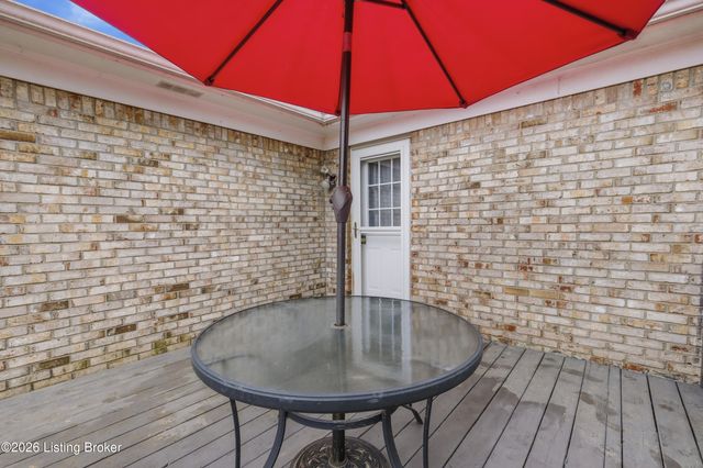 9805 Katie Ct, Louisville, KY 40291