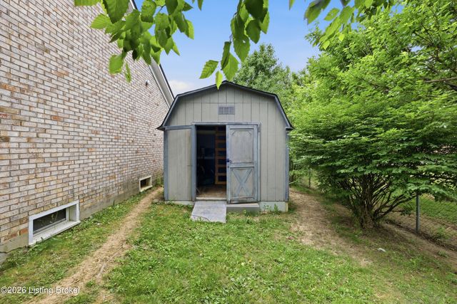 9805 Katie Ct, Louisville, KY 40291