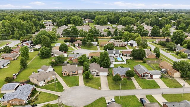 9805 Katie Ct, Louisville, KY 40291