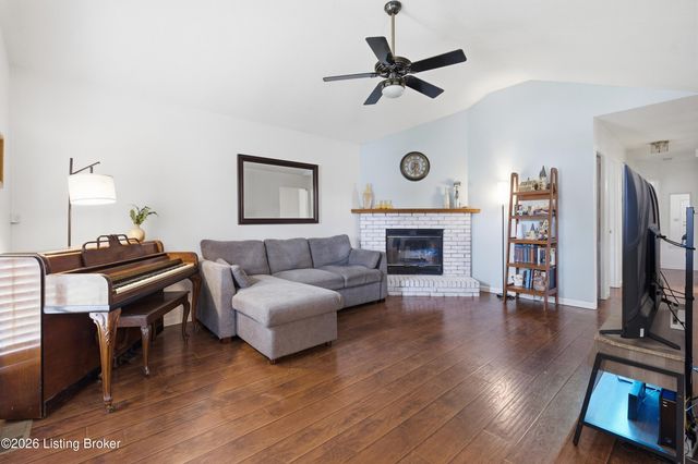 9805 Katie Ct, Louisville, KY 40291