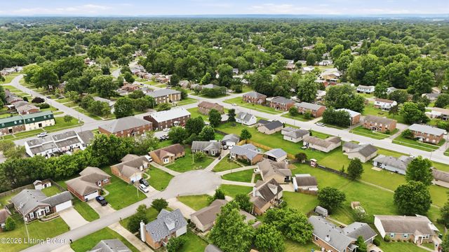 9805 Katie Ct, Louisville, KY 40291