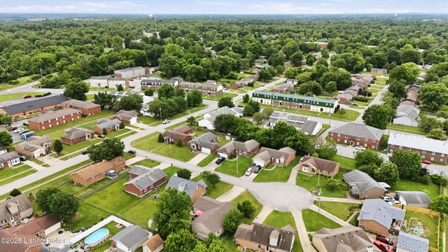 9805 Katie Ct, Louisville, KY 40291