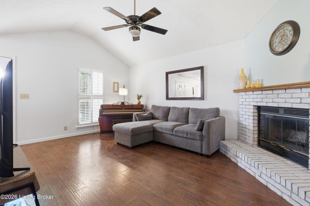 9805 Katie Ct, Louisville, KY 40291