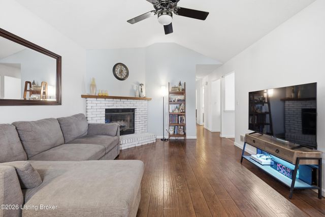 9805 Katie Ct, Louisville, KY 40291