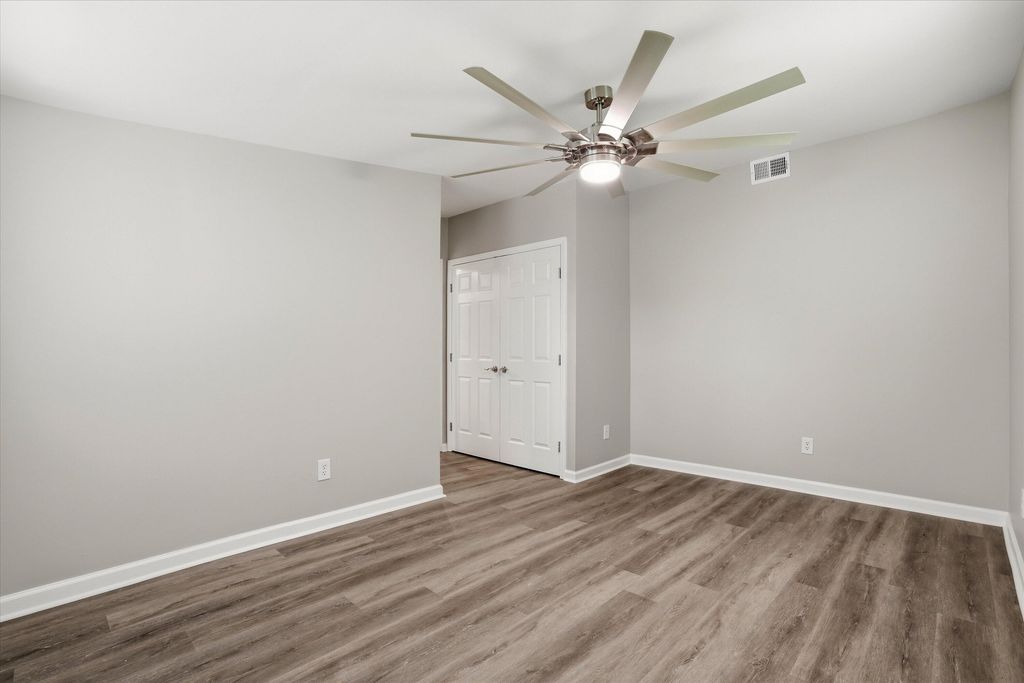 Image 14 of property listing at 2711 Saratoga Road, North Charleston, SC 29405