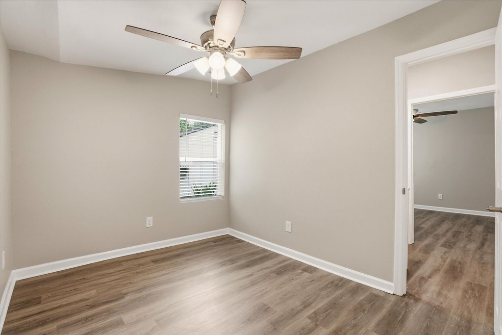 Image 18 of property listing at 2711 Saratoga Road, North Charleston, SC 29405