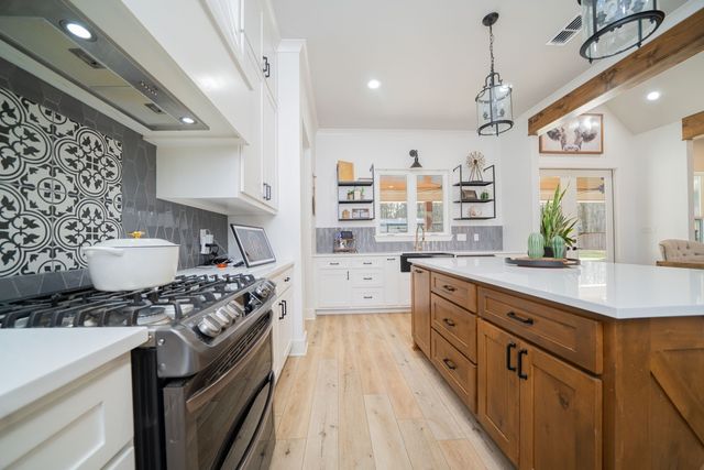 24341 Stallion Park, Lindale, TX 75771