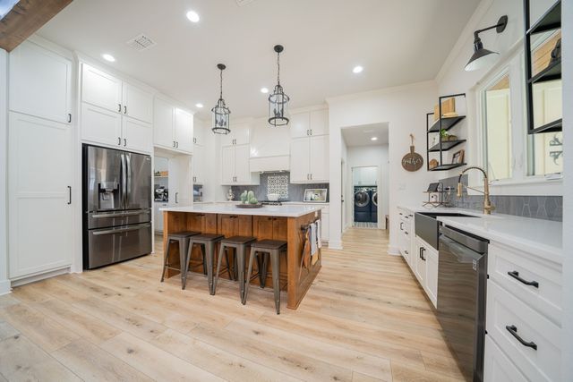 24341 Stallion Park, Lindale, TX 75771