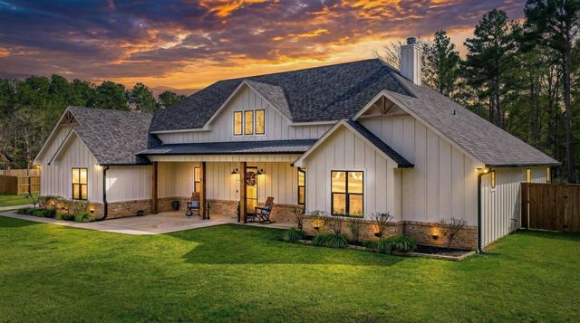 24341 Stallion Park, Lindale, TX 75771