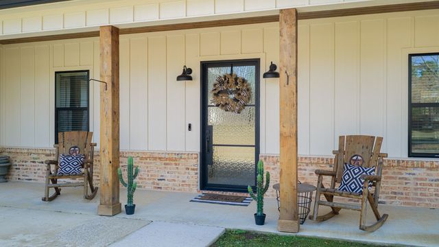 24341 Stallion Park, Lindale, TX 75771