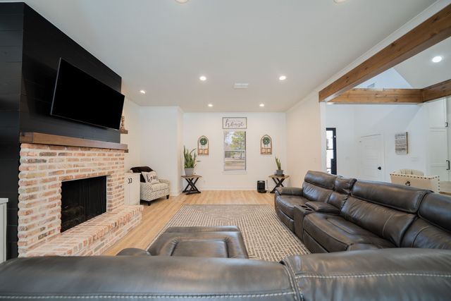 24341 Stallion Park, Lindale, TX 75771