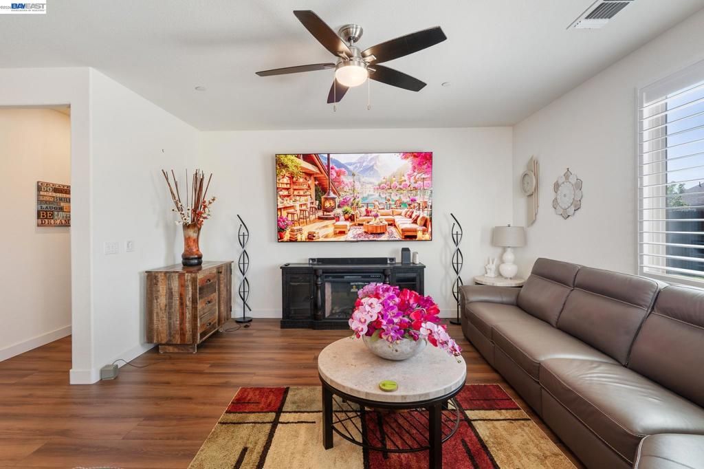 Image 6 of property listing at 4435 Mccormack Rd, Rio Vista, CA 94571