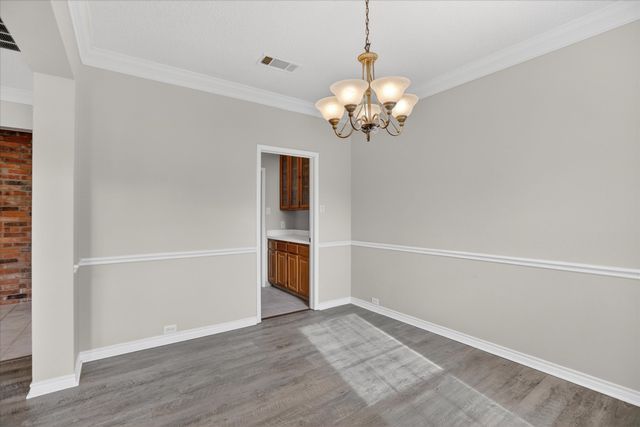 6114 Pinwood Circle, Arlington, TX 76001