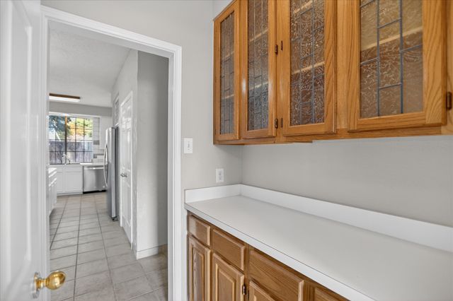 6114 Pinwood Circle, Arlington, TX 76001