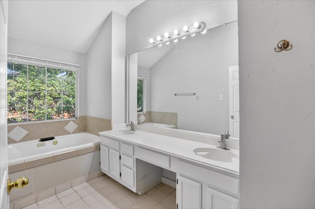 6114 Pinwood Circle, Arlington, TX 76001