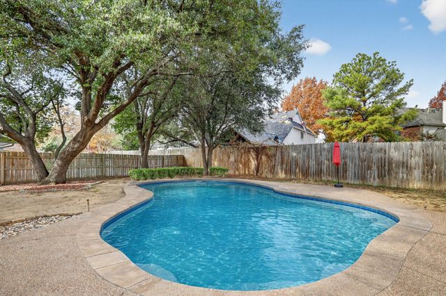 6114 Pinwood Circle, Arlington, TX 76001