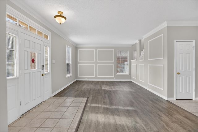 6114 Pinwood Circle, Arlington, TX 76001