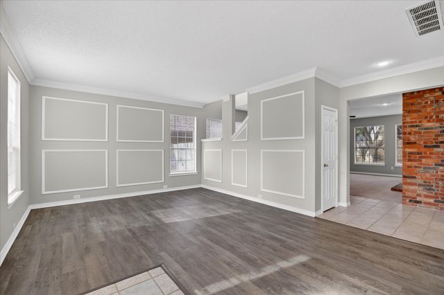 6114 Pinwood Circle, Arlington, TX 76001