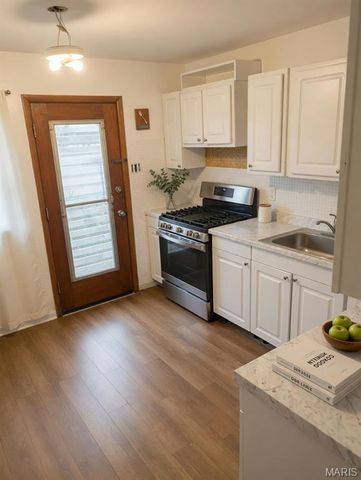 810 Loyola Drive, Florissant, MO 63031