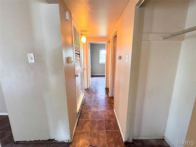810 Loyola Drive, Florissant, MO 63031