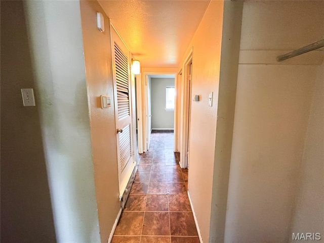 810 Loyola Drive, Florissant, MO 63031