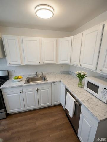 810 Loyola Drive, Florissant, MO 63031