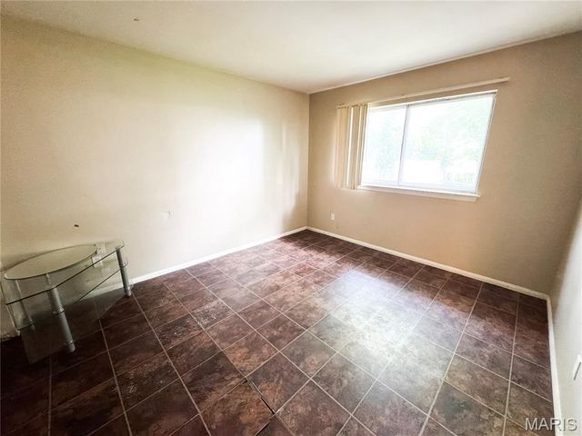 810 Loyola Drive, Florissant, MO 63031
