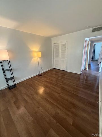 810 Loyola Drive, Florissant, MO 63031