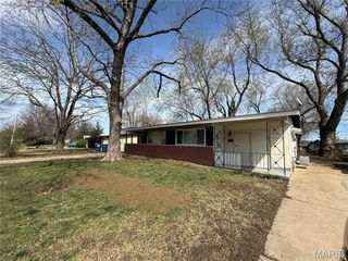 810 Loyola Drive, Florissant, MO 63031