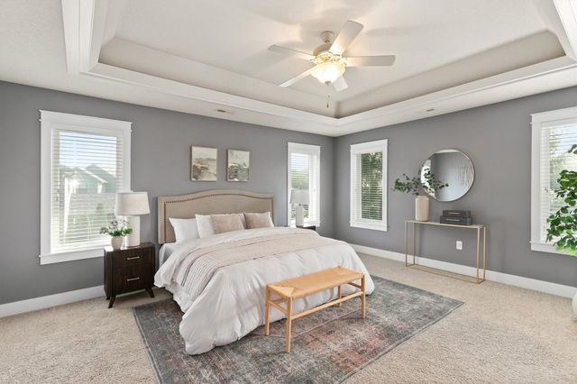 7042 Peckham Street, Johnston, IA 50131