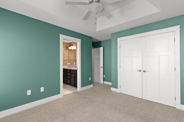 7042 Peckham Street, Johnston, IA 50131