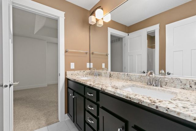 7042 Peckham Street, Johnston, IA 50131