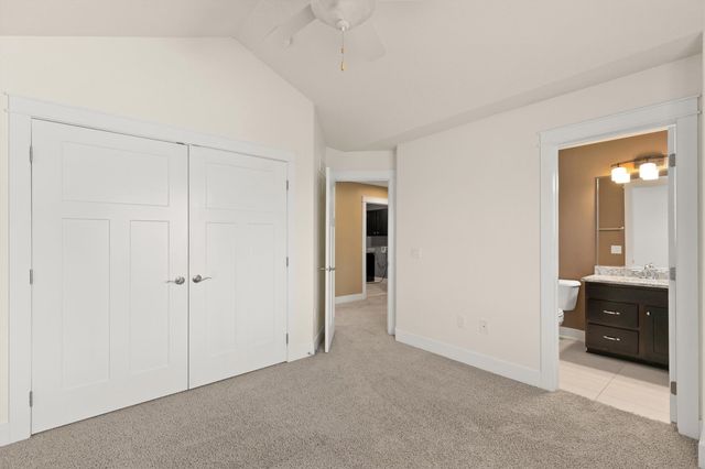 7042 Peckham Street, Johnston, IA 50131