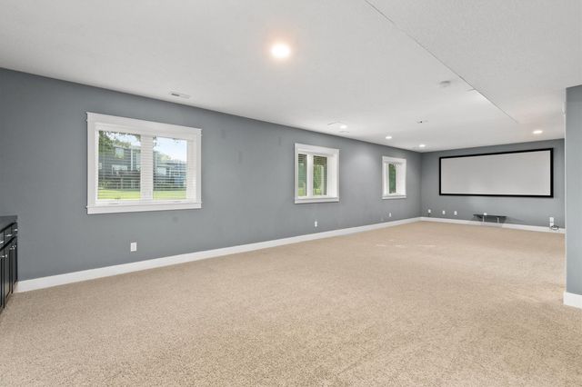 7042 Peckham Street, Johnston, IA 50131