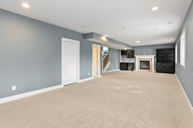 7042 Peckham Street, Johnston, IA 50131