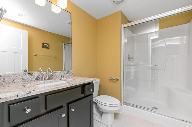 7042 Peckham Street, Johnston, IA 50131