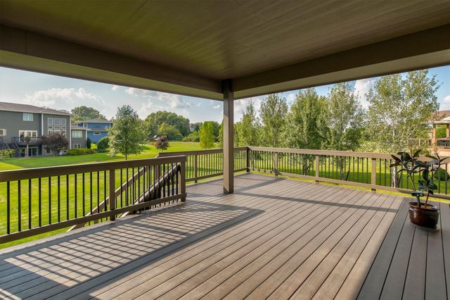 7042 Peckham Street, Johnston, IA 50131