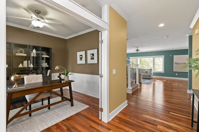 7042 Peckham Street, Johnston, IA 50131
