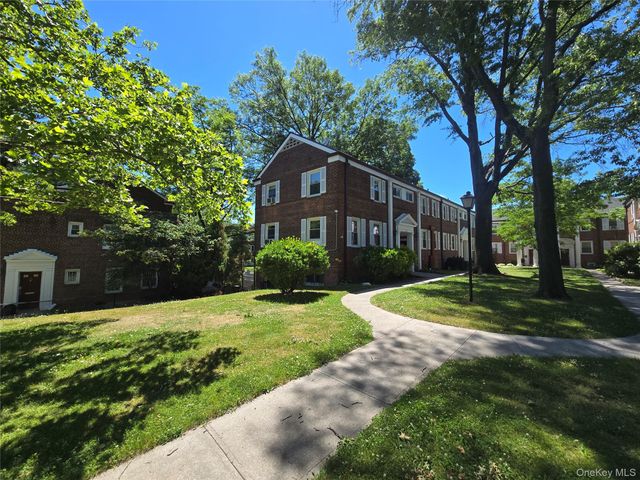 147-46 Village Road 86B, Briarwood, NY 11435