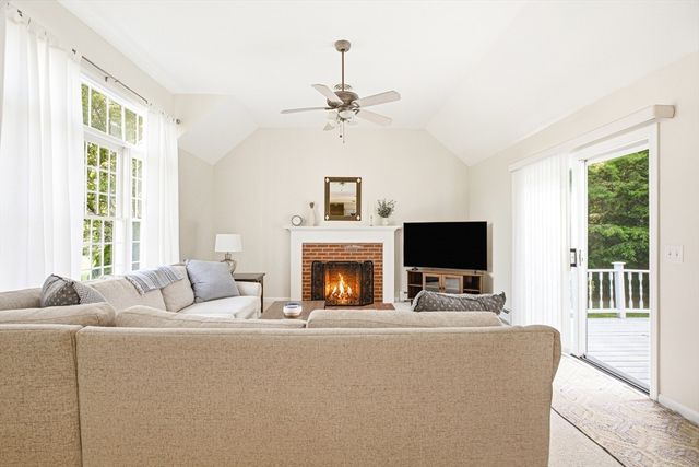 100 Fairway Dr, Halifax, MA 02338