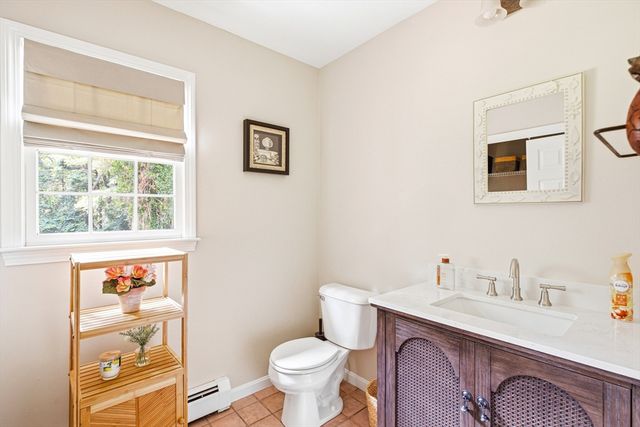 100 Fairway Dr, Halifax, MA 02338