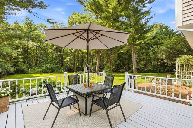 100 Fairway Dr, Halifax, MA 02338