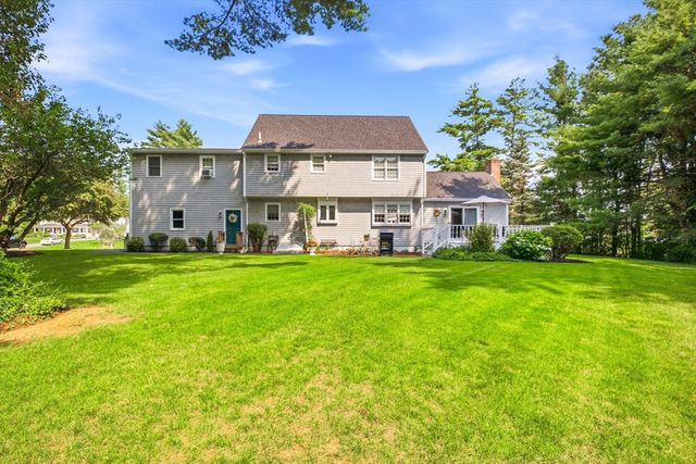 100 Fairway Dr, Halifax, MA 02338